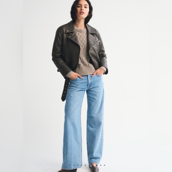 Abercrombie & fitch Textural Stitch Cable Crew Sweater size XS in light brown - Picture 6 of 16